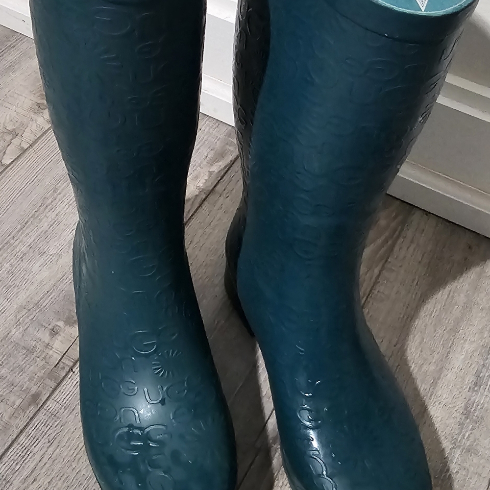 COPY - UGG rainboots
